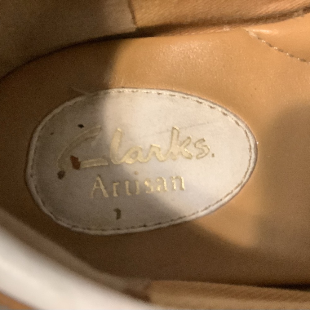 Clarks Women's White and Tan Loafers - Picture 6 of 8